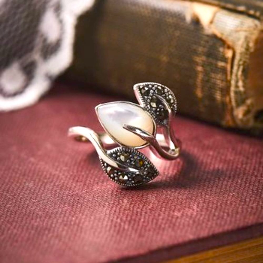 New Gorgeous Onyx Marcasite & Mother of Pearl Sterling Silver Three Leaf Ring